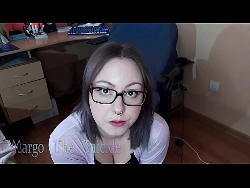 ❤️ Sexy Girl with Glasses Sucks Dildo Deeply on Camera ️❌ Video seks pada kami